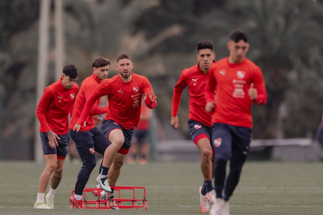 El plantel de Independiente está trabajando en Villa Domínico.