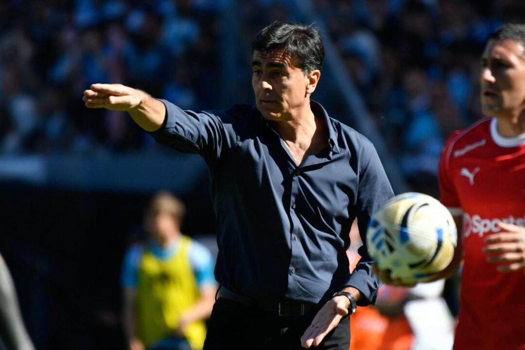 Gustavo Quinteros quedó conforme con el primer partido de sus dirigidos.