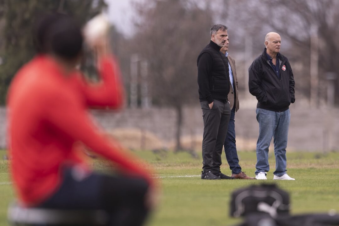 Néstor Grindetti viajó a Paraguay junto con otros dirigentes.