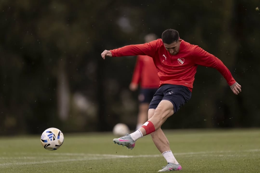 El plantel de Independiente sigue trabajando de cara al sábado.