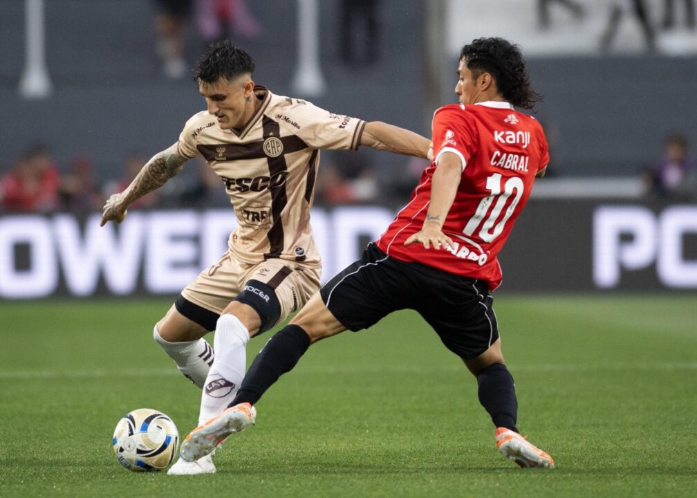 Independiente disputó el partido que adeudaba con Platense.