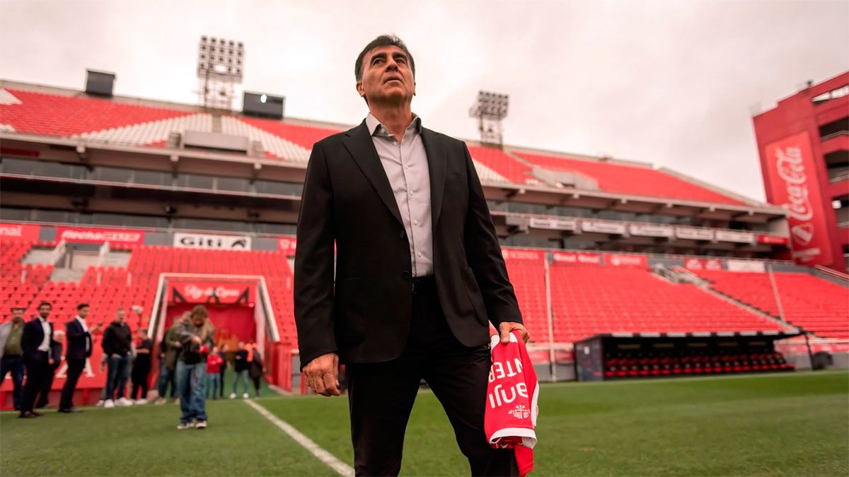Gustavo Quinteros aún no definió el once de Independiente.