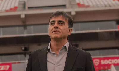 Gustavo Quinteros está frente a una decisión difícil
