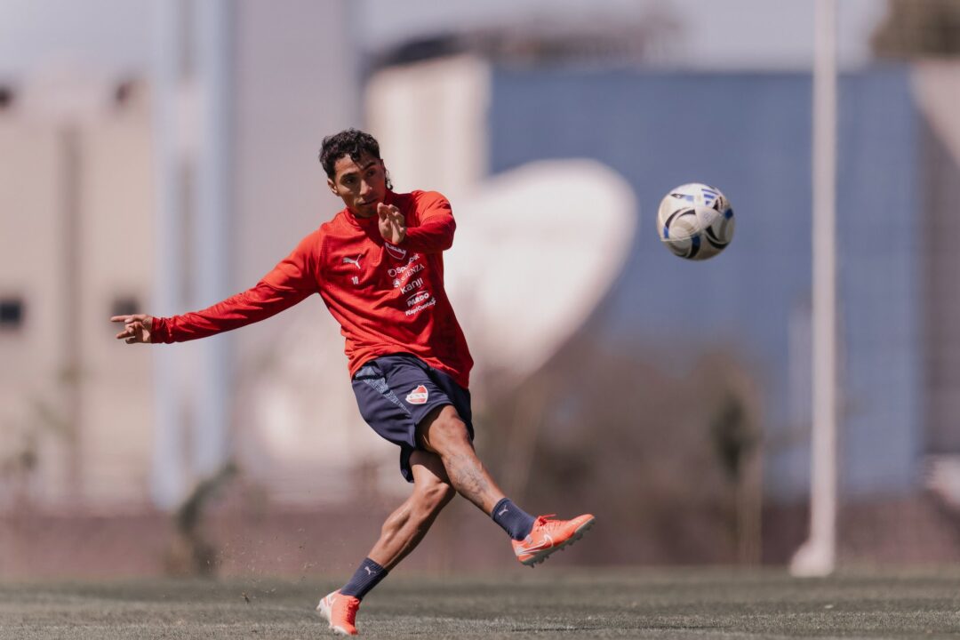 Gustavo Quinteros podría repetir el equipo.