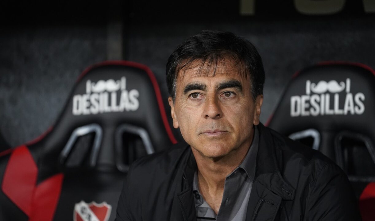 Gustavo Quinteros prepara una pretemporada fuerte.