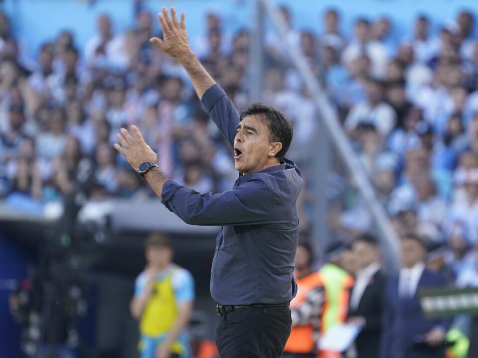 Gustavo Quinteros quiere potenciar a este defensor