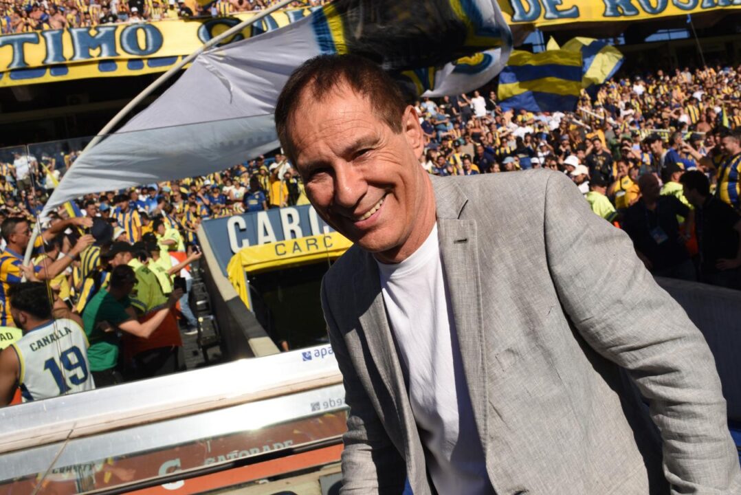 Ariel Holan le manda un jugador a Independiente
