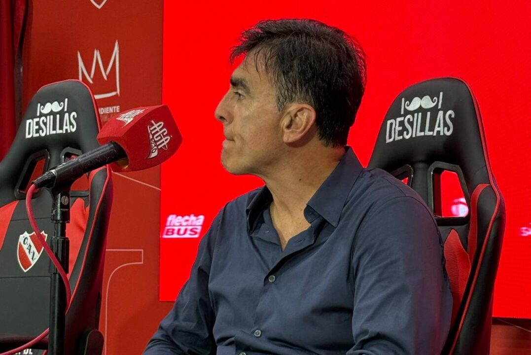 Gustavo Quinteros habló en conferencia de prensa y adelantó algunas cosas.