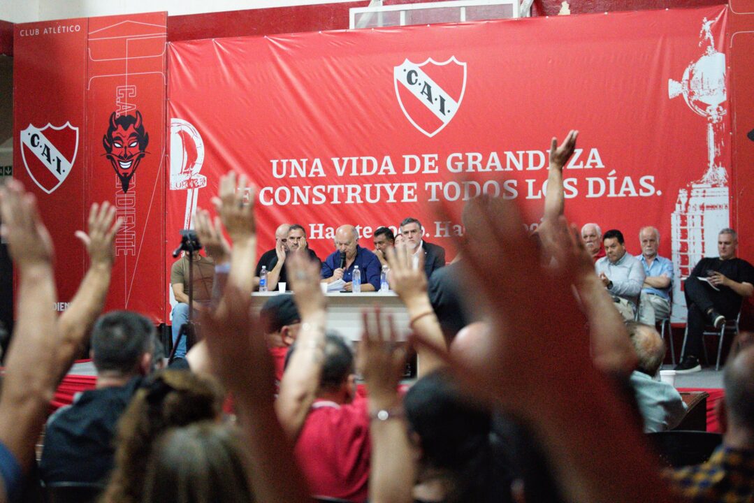 Néstor Grindetti encabezó la Asamblea.