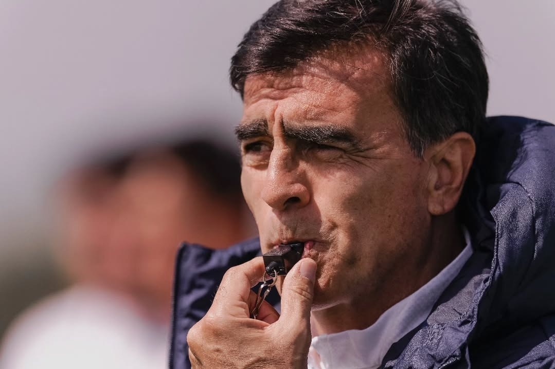 Se viene una reunión entre el DT y los dirigentes de Independiente.