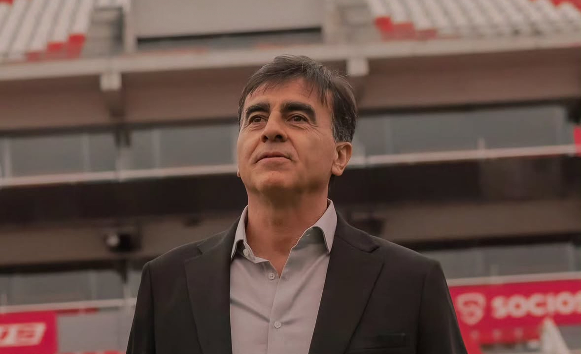 Gustavo Quinteros está planeando la pretemporada.