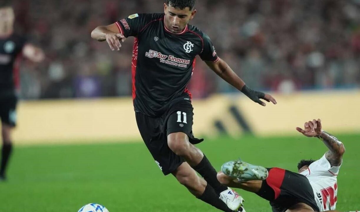 Javier Ruiz se va a quedar en el club.