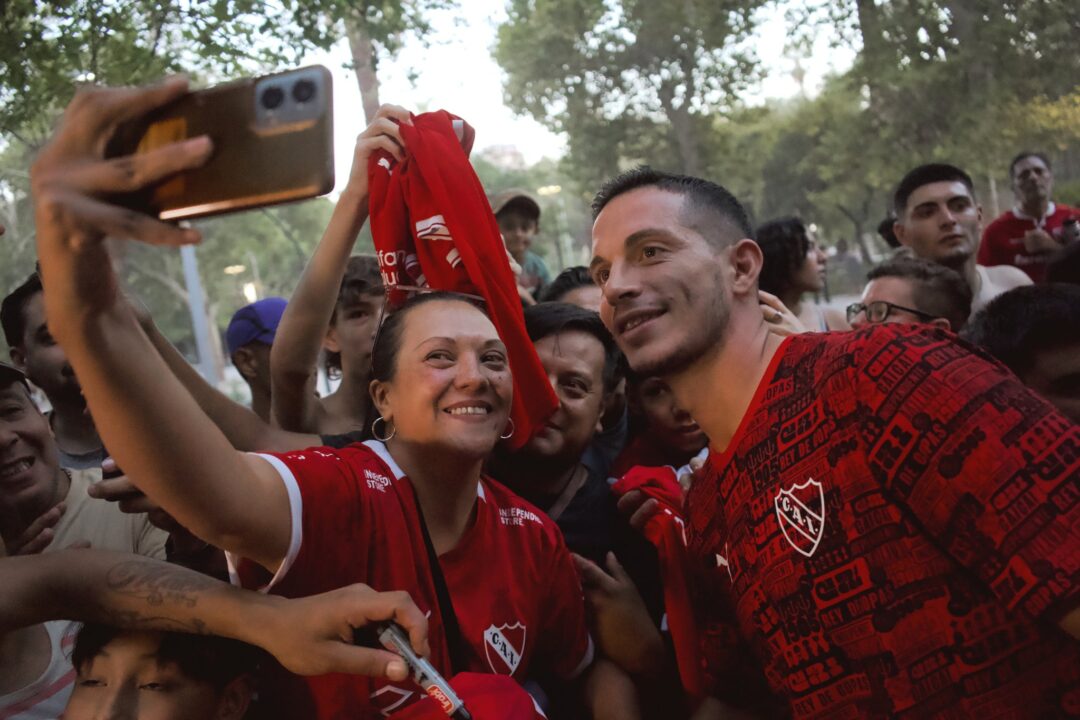 La gente de Independiente nunca deja al equipo.