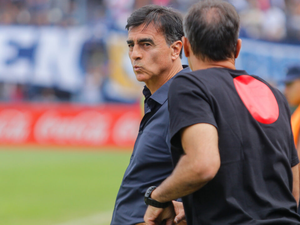 Gustavo Quinteros: "La responsabilidad de la derrota es mia"