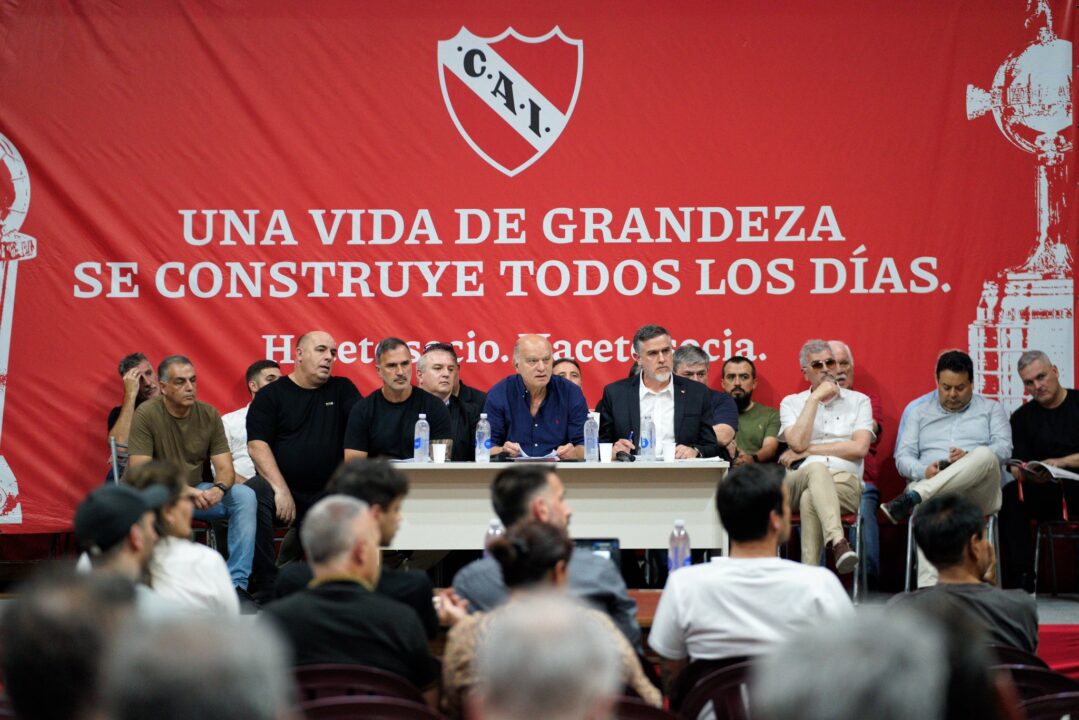 La complicada misión que inició la dirigencia de Independiente