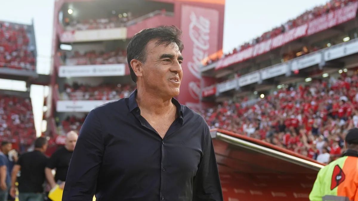 Quinteros, técnico del Rojo, volvió a aparecer en público.