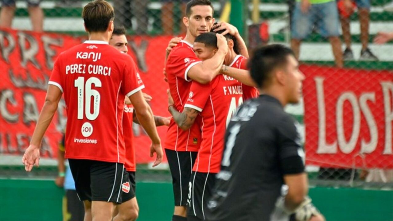 Quiénes serán los árbitros del partido Independiente - Racing