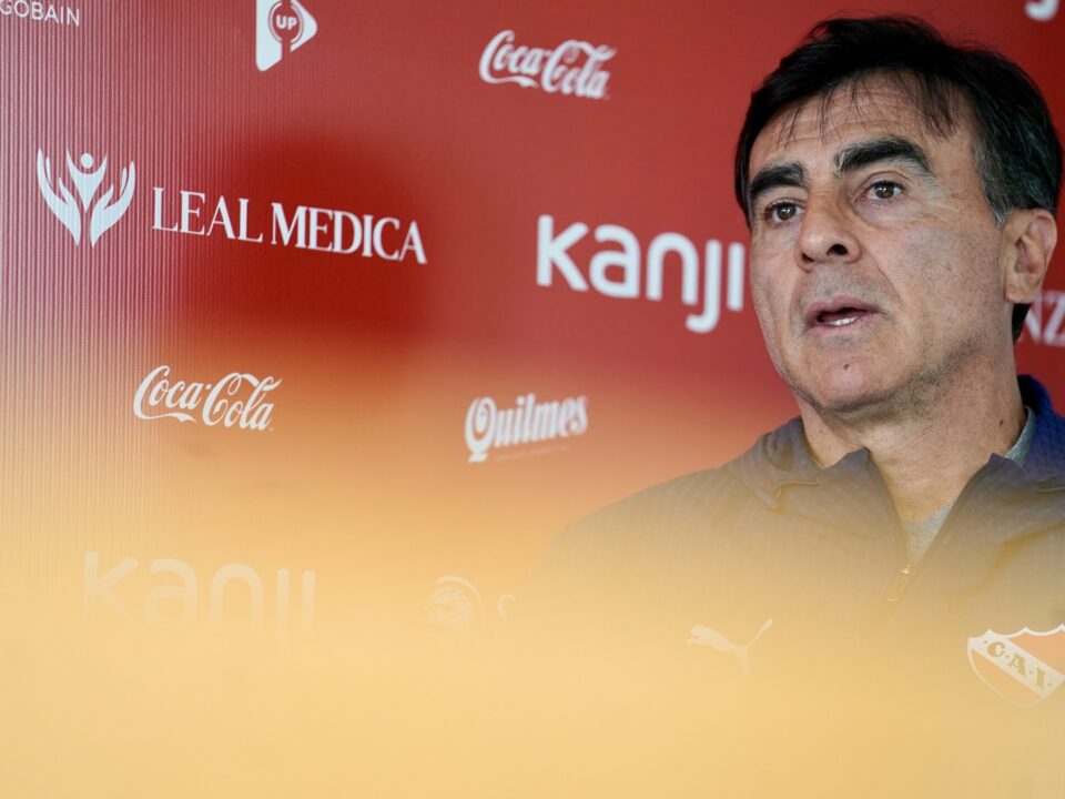 Gustavo Quinteros comprende cuál es la situación en la que estamos.