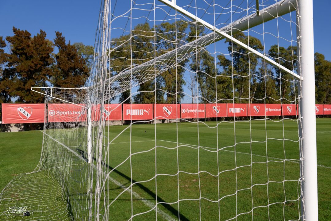 Se confirmó qué lesión tiene una de las promesas de Independiente