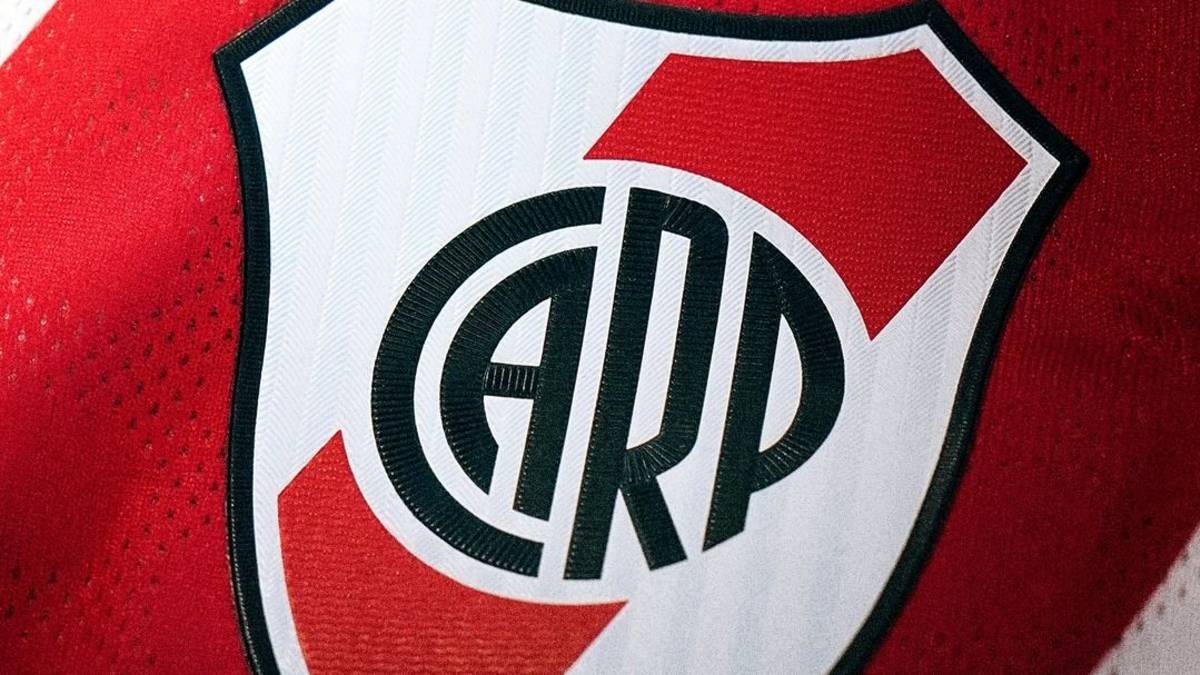 ¿River le da un jugador a Independiente?