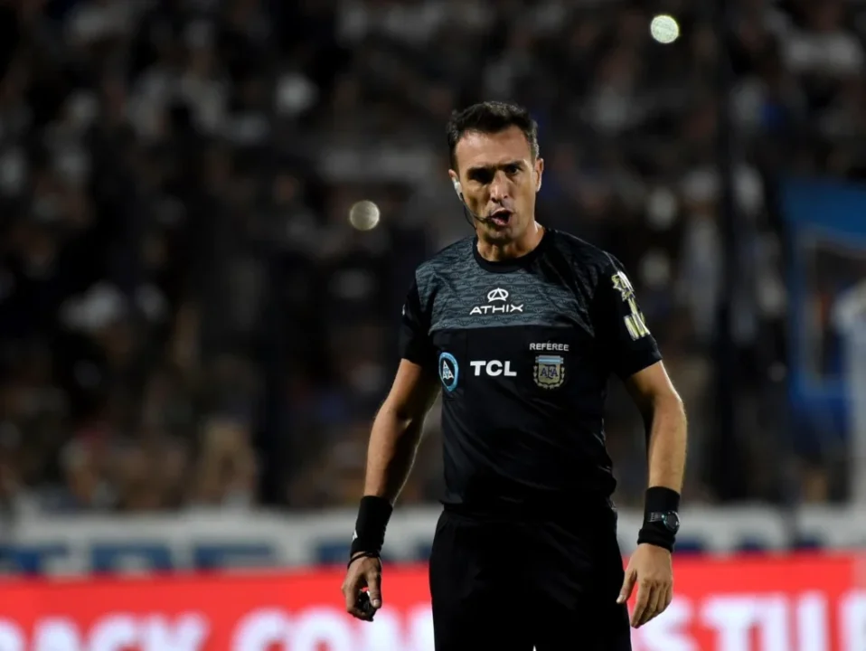 Independiente le va a prestar atención al arbitraje de Dóvalo.