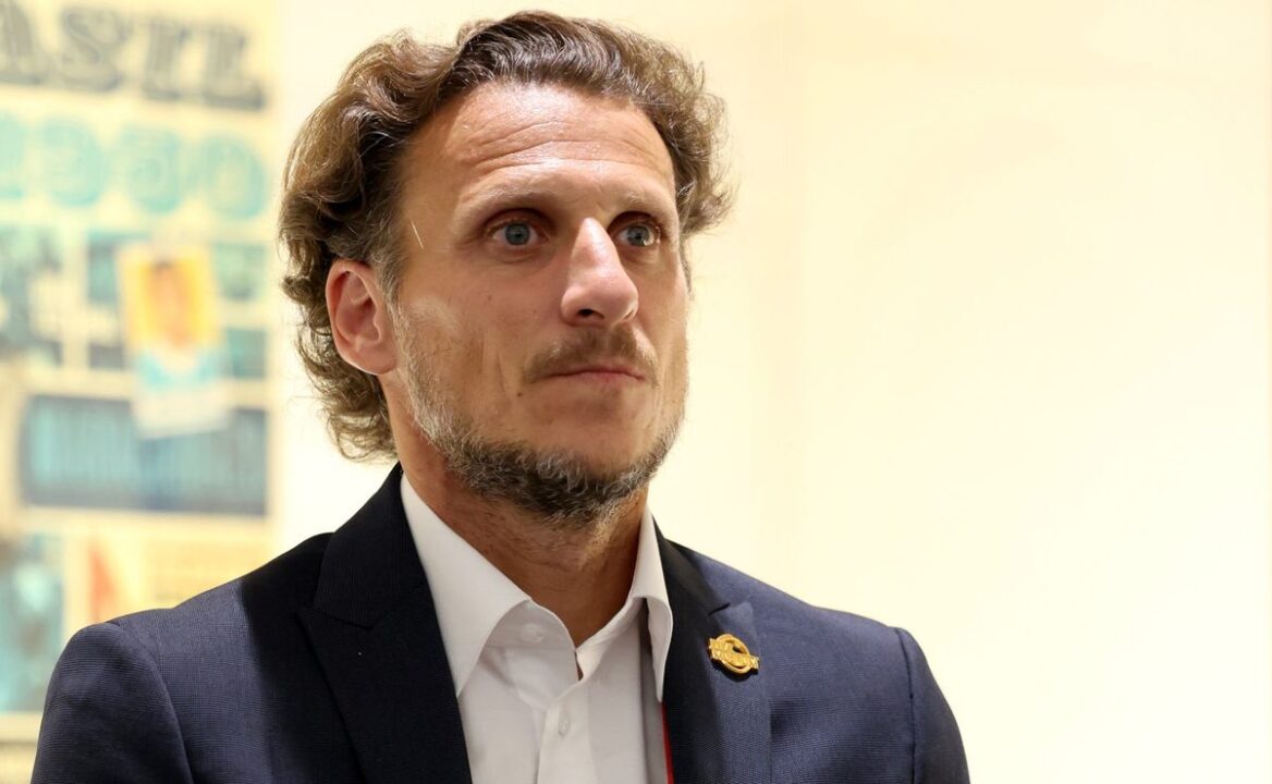 Diego Forlán consiguió el trabajo menos inesperado