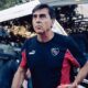Qué decisión debe tomar Gustavo Quinteros